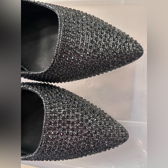 Michael Kors Dorothy Silver Crystal Embellished Pointed-Toe Pumps size 9 NWT - Picture 7 of 14